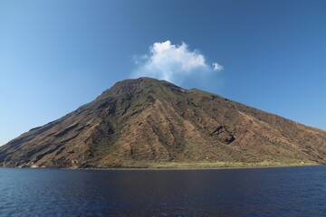 Paysage en Sicile   volcan stromboli   italie Europe