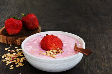 strawberries in a bowl yogurt 