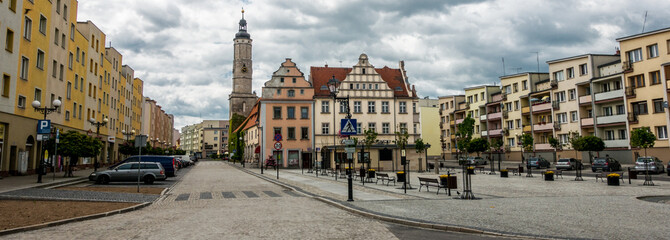 Rynek z ratuszem we Lwówku Śląskim