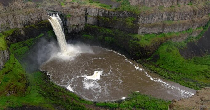 Palouse Falls Washington Waterfall Background