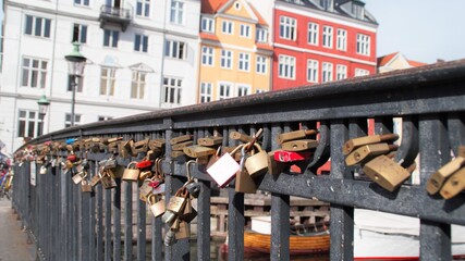 Love and locks in the harbour