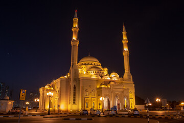 Fototapeta na wymiar night view of Noor Mosque in Sharjah UAE