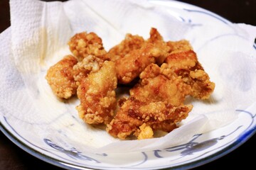 鶏肉の唐揚げ