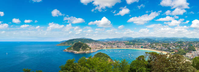 Fototapeta premium Panoramic view of San Sebastian