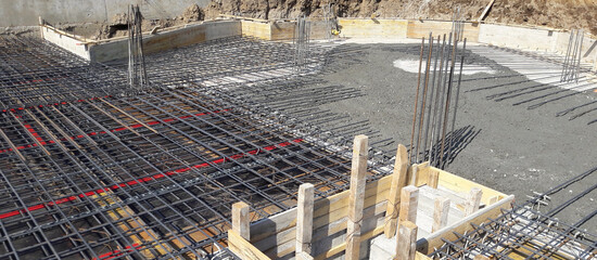 Cantiere edile - tutto pronto per il getto del cemento
