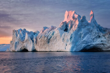 Fototapeta na wymiar Greenland Ilulissat glaciers at ocean at polar night