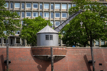 "neuer Kran" am Binnenhafen