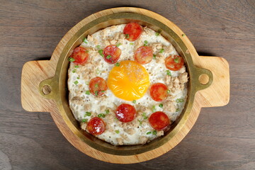 Pan Fried Egg with Toppings