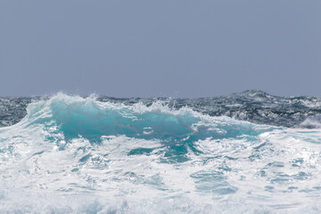 wilde Wellen auf Sao Miguel, Azoren 