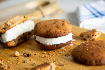 Chocolate cookies with ice cream