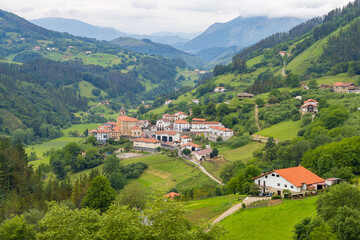 Fototapeta na wymiar village in the mountains at basque country countryside. Spain