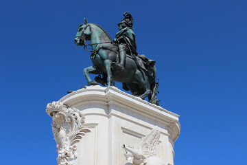 Fototapeta premium Estatua de José I en la Plaza del Comercio de Lisboa (Portugal)