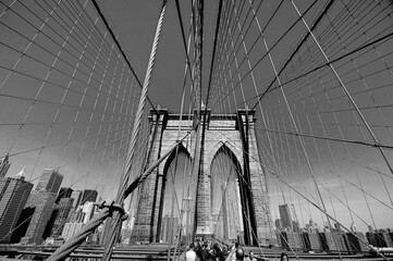 brooklyn bridge new york in black in white
