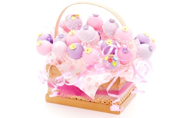 a bunch of Cake Pop decorating using material bamboo box.