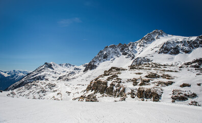 Spring alp scenery from Molltal glacier