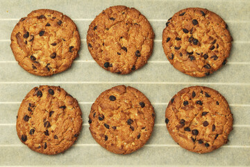 Fresh-baked cookies ready in the table