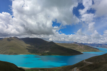 Yamdrok Tso Lake holy lake in Tibet - view from the friendship highway on the way from Lhasa to Kailash, Tibet, Asia