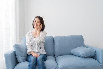 ミドル　シニア女性　ポートレート