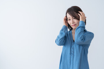 ミドル　シニア女性　ポートレート