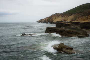 Fototapeta na wymiar cliffs of San Diego on a cloudy day