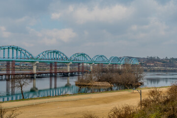 Obraz premium Cantilever bridge under construction