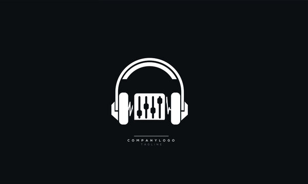 Headphones Logo Images – Browse 57,362 Stock Photos, Vectors, and Video |  Adobe Stock