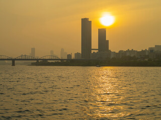 Fototapeta premium 都会の夕陽