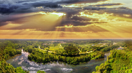 rzeka Łyna na Warmii w północno-wschodniej Polsce - obrazy, fototapety, plakaty