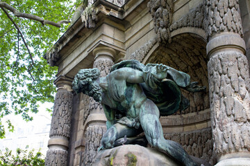 Fototapeta premium Medici fountain (Fontaine Medicis) at Jardin du Luxembourg in Paris