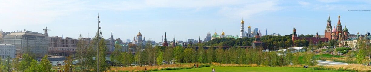 Fototapeta na wymiar Zaryadye Park overlooking the Moscow Kremlin and St Basil's Cathedral, Russia. Zaryadye is the one of the main tourist attractions of Moscow.