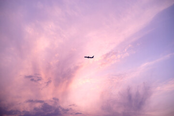 夕焼け空と飛行機
