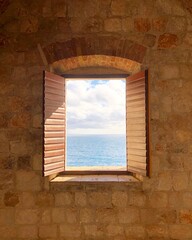 アドリア海をドブロブニクの窓から