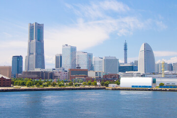 Obraz premium Stunning view of Yokohama skyline with ocean in Japan