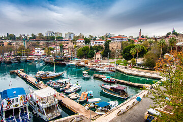 Obraz premium The old harbour view in Antalya (Kaleici), Turkey. Old town of Antalya is a popular destination among tourists
