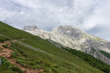 Fototapeta premium Naranjo de Bulnes mountain in Asturias (Spain)