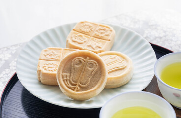 和菓子　もなか