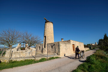 molino harinero y noria de Toninaina Serena, Montuïri, Es Pla, Mallorca, balearic islands, Spain