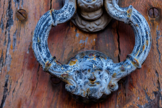 aldaba en una puerta, Campanet, Mallorca, balearic islands, Spain