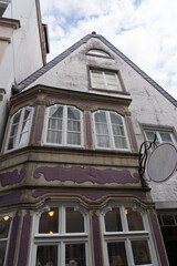 Fototapeta na wymiar Alte Häuser in den engen Gassen des historischen Altstadtviertel 