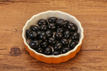 Black olives in the bowl
