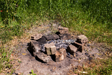 Obraz premium bricks and campfire in the forest