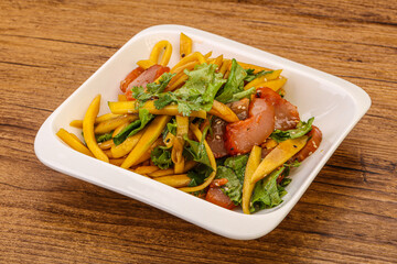 Salad with mango and chicken