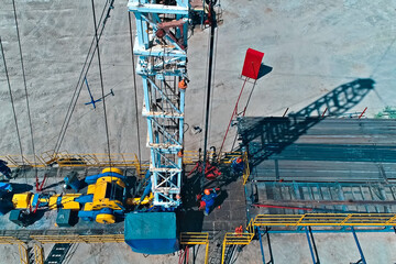 Drilling rig for oil well drilling. Equipment for drilling oil a