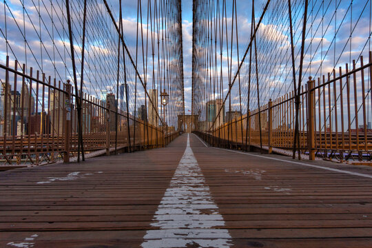 USA, New York, New York City, Diminishing perspective of Brooklyn Bridge
