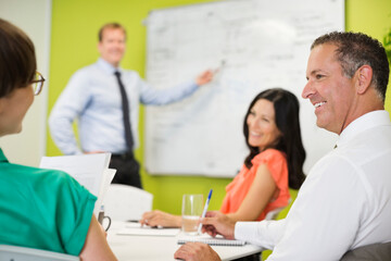 Obraz premium Business people talking in meeting