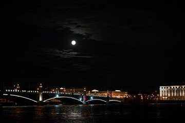 Fototapeta na wymiar night view of the city of Saint Petersburg