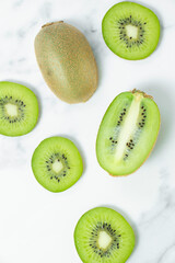 Fototapeta premium kiwi on white background