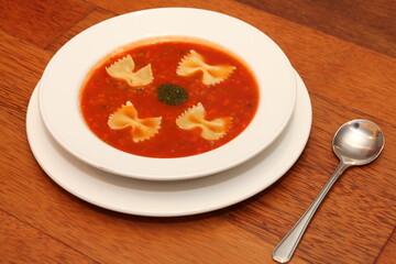 tomato soup with bread