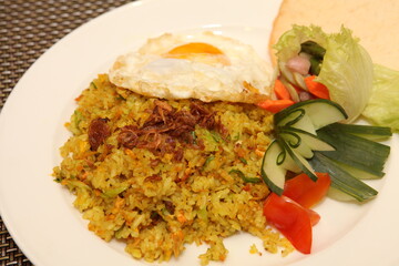 fried rice with chicken and egg