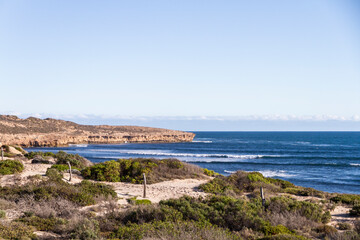 Fototapeta na wymiar The surf and bay at Cactus Beach, World renown surfing spot, South Australia